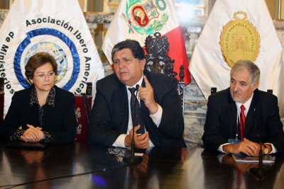 Presidente del Perú Dr. Alan García Pérez hace un llamado al Presidente de los Estados Unidos Dr Barack Obama