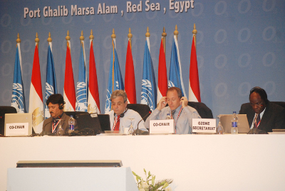 En las sesiones MOP 21 Co-Chair Muhammad Akhtar, Pakistan; Paul Horwitz, Diputado Ejecutivo y Secretariado del Ozono; Co-Chair Martin Sirois y Gilbert Bankobeza, Secretariado del Ozono