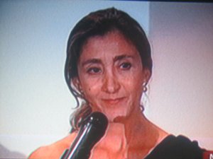 Ingrid Betancourt pronunciando un emotivo discurso luego de su premiación