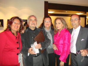 Nuestra directora web, Frida Velarde, con grupo de periodistas latinos.  Foto: Frida Velarde