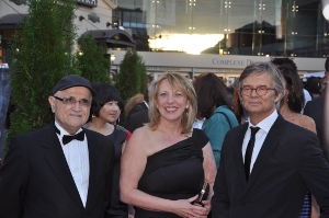 Serge Losique, Presidente del FFM, Christine St-Pierre, Ministra de Cultura y Bille August, Presidente del Jurado. Foto Patrick Sheridan