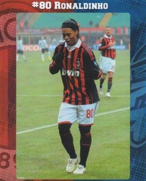 Ronaldinho, la estrella de la noche, con el No. 80