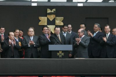 Luis Carranza, Ministro de Economía y Finanzas del Perú, en la Bolsa de Valores de México