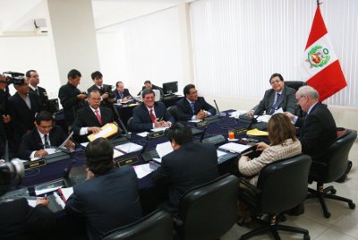 Después de la reinauguración del Colegio "Melitón Carvajal", el Presidente García convocó a Consejo de Ministro en un ambiente del plantel