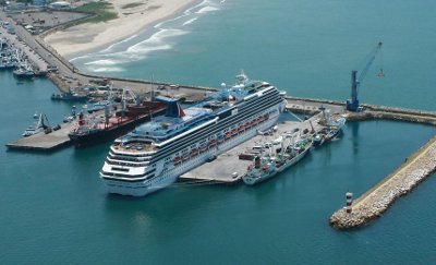 Manta, por su excelente instalación portuaria, es el centro de atraque preferido de los cruceros de turismo internacional, que visitan el Ecuador