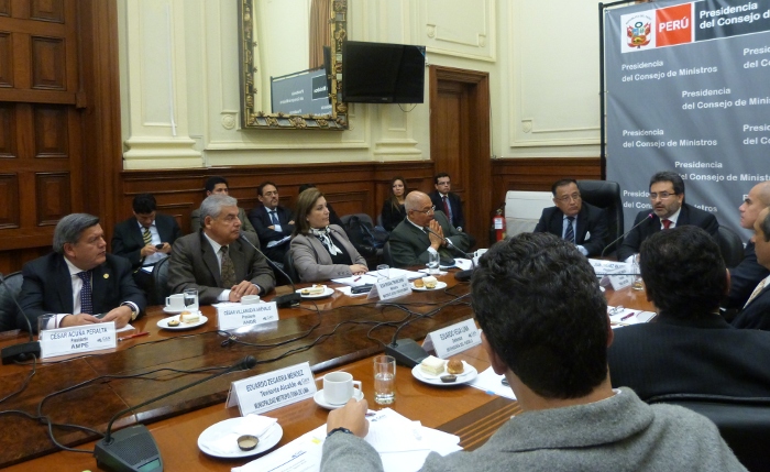 El Presidente del Gabinete Ministerial, Dr. Juan Jiménez Mayor, nuevo Presidente de la CAN, donde asistieron el Presidente de AMPE César Acuña Peral, los titulares del Poder Judicial, el Consejo Nacional de la Magistratura, el Tribunal Constitucional, La Contraloría General de la República, Fiscal de la Nación y otras autoridades