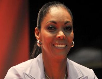 La congresista Cenaida Uribe será investigada por la Comisión de Etica del Parlamento Nacional. Hay varias denuncias e incluso visitó el C.E. 