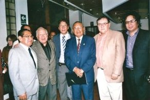 Lic. Velarde Sánchez, con grupo selecto Pablo Mesías (CIRCE), José Alcantara(Orbita Popular), Christina Herrera (Orbita Popular), Jaime Del Aguila (5 Continentes), César A. Velarde Aparicio, Jefe RR.PP. Revista Industria Al Dia Lic. Velarde Sánchez, con grupo selecto Pablo Mesías (CIRCE), José Alcantara(Orbita Popular), Christina Herrera (Orbita Popular), Jaime Del Aguila (5 Continentes), César A. Velarde Aparicio, Jefe RR.PP. Revista Industria Al Dia