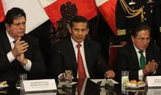 Sr. Alan García Perez, el Presidente del Perú Ollanta Humala y Alejandro Toledo