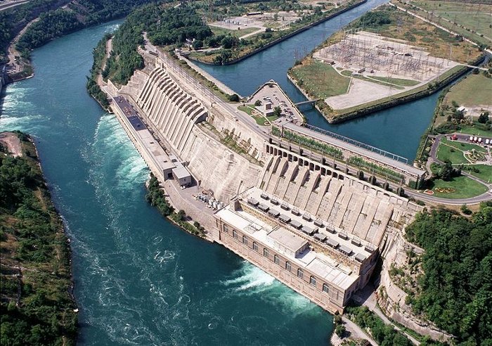 Central Hidroeléctrica Complejo Sir Adam Beck sobre el Rio San Lorenzo – Canadá