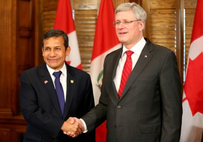 El Presidente de Perú Ollanta Humala Tasso y el Primer Ministro canadiense Stephen Harper