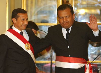 Presidente de la República Ollanta Humala toma juramento como nuevo Ministro de Defensa al Dr. José Urquizo Maggía