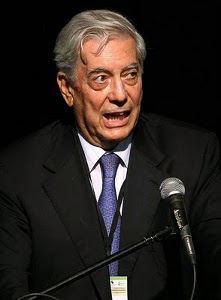 El escritor Mario Vargas Llosa