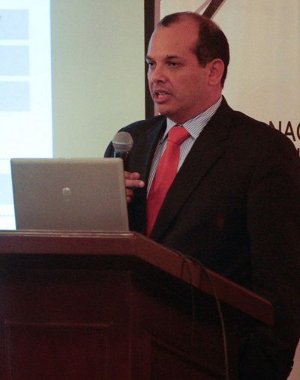 Ministro de Economía Luis Miguel Castilla
