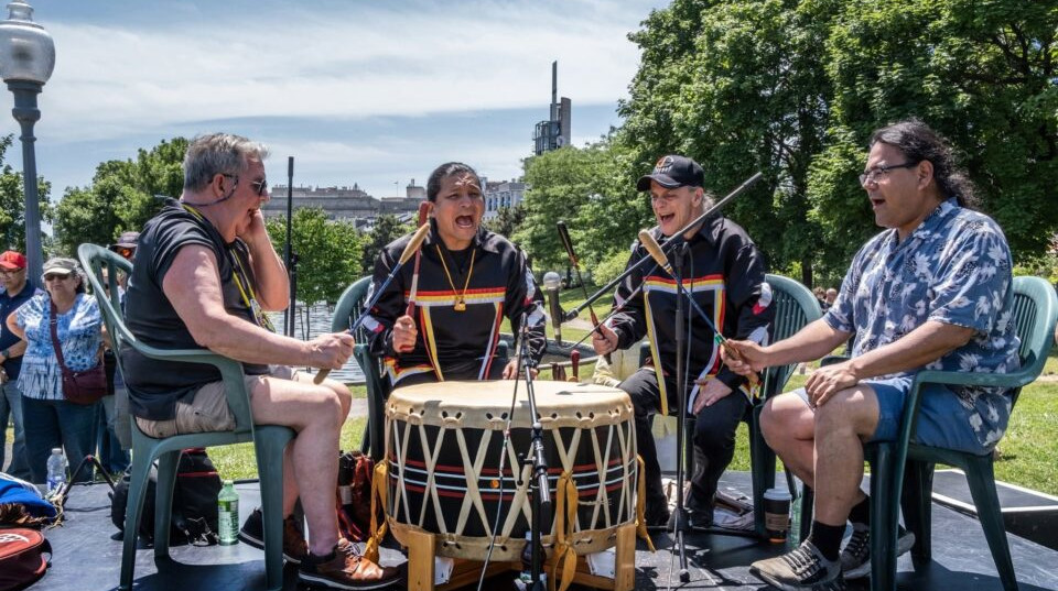 Les chanteurs Manitou