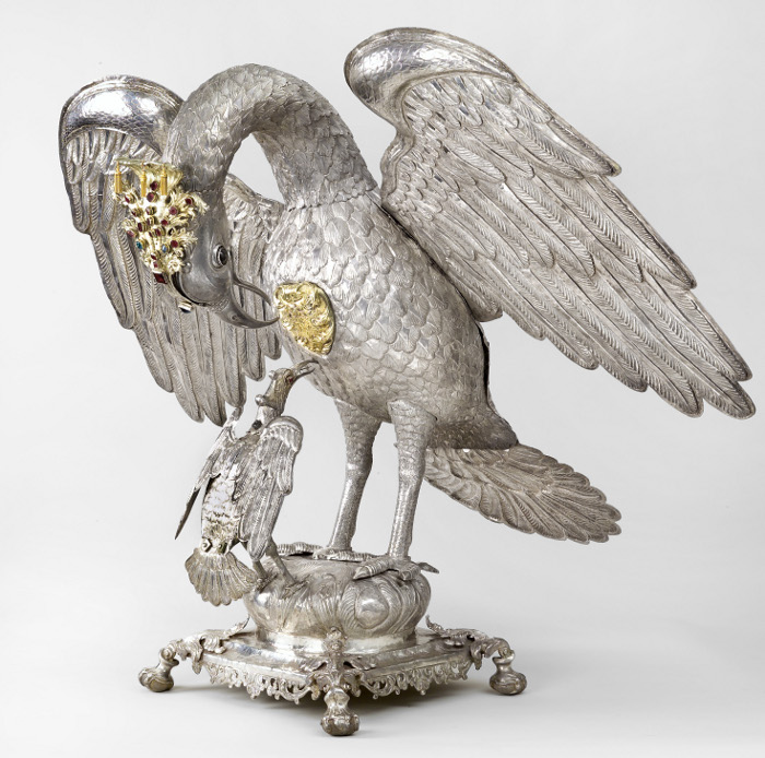 Urna Eucarística en forma de pelícano (1750-1760). Hecho en plata parcialmente dorado y con piedras preciosas. Foto: Daniel Giannoni