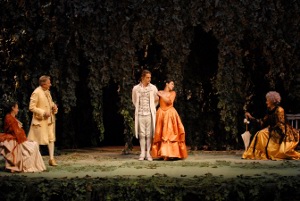 Escena de la Comedia "Trilogia della Villeggiatura". Foto Fabio Esposito