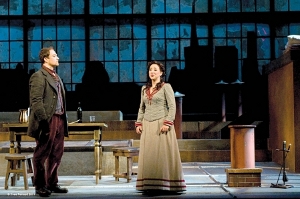 la soprano Marianne Fiset (Mimi) y el tenor Antoine Bélanger (Rodolfo). Foto: Yves Renault