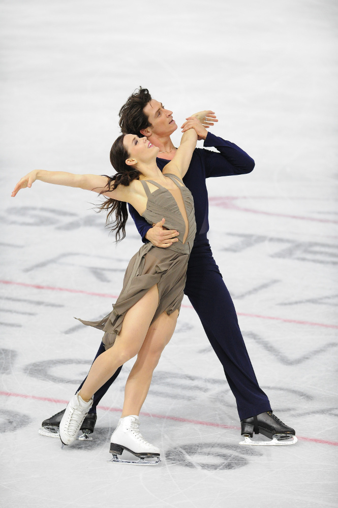 Tessa Virtue y Scott Moir, campeones olímpicos del 2010 y subcampeones olímpicos del 2014 obtuvieron el primer puesto en danza en Skate Canada International 2016. Foto cortesía Skate Canada/Stephan Potopnyk