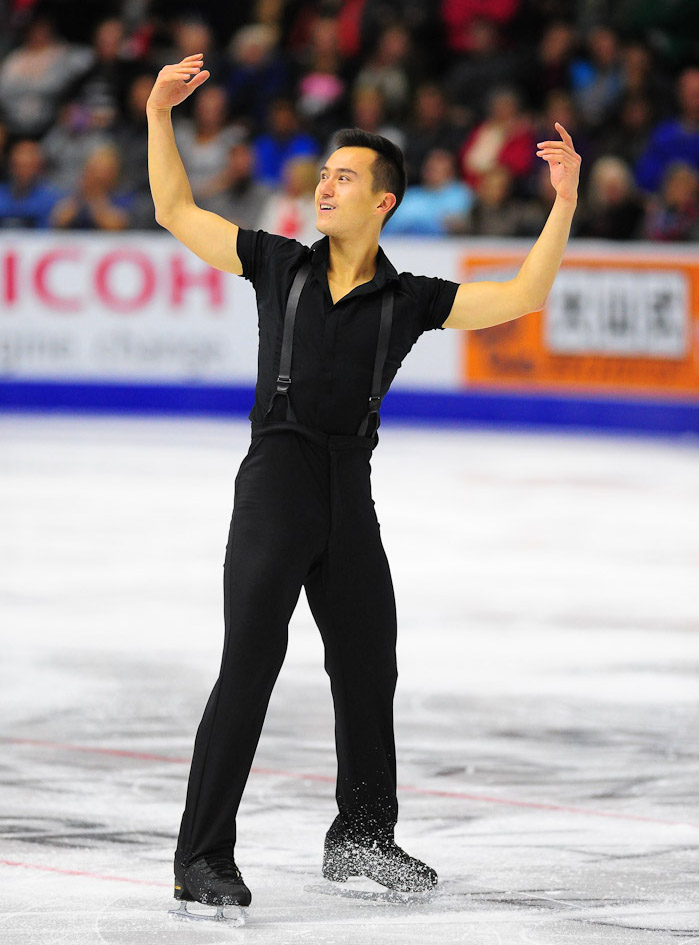 Patrick Chan, actual campeón canadiense lidera después del programa corto la competencia en varones. Foto cortesía Skate Canada/Stephan Potopnyk.