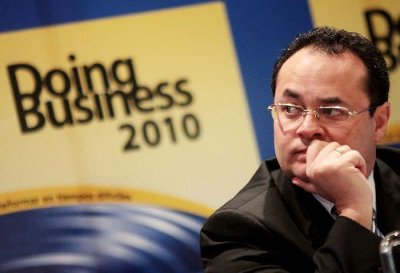 El Ministro de Economía Luis Carranza, realiza exposición en el DOING BUSINESS 2010. Foto: ANDINA/Carlos Lezama