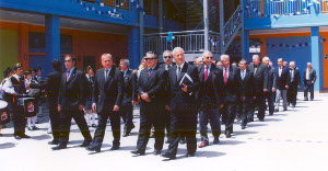 Pomoción GUE MC 1960 conformado por los disinguido ex-alumnos carvajalino ahora destacados profesionales en diversos campos del saber humano. Desfilaron en la ceremonia de aniversario del plantel, correctamente uniformados los que les valió un aplauso unánime de la concurrencia ¡BRAVO MUCHACHOS! se escuchó en las tribunas