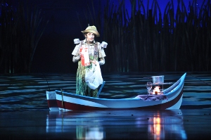 Payaso sobre una chalupa. Foto Patrick Sheridan