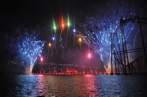 Fuegos con colores radiantes