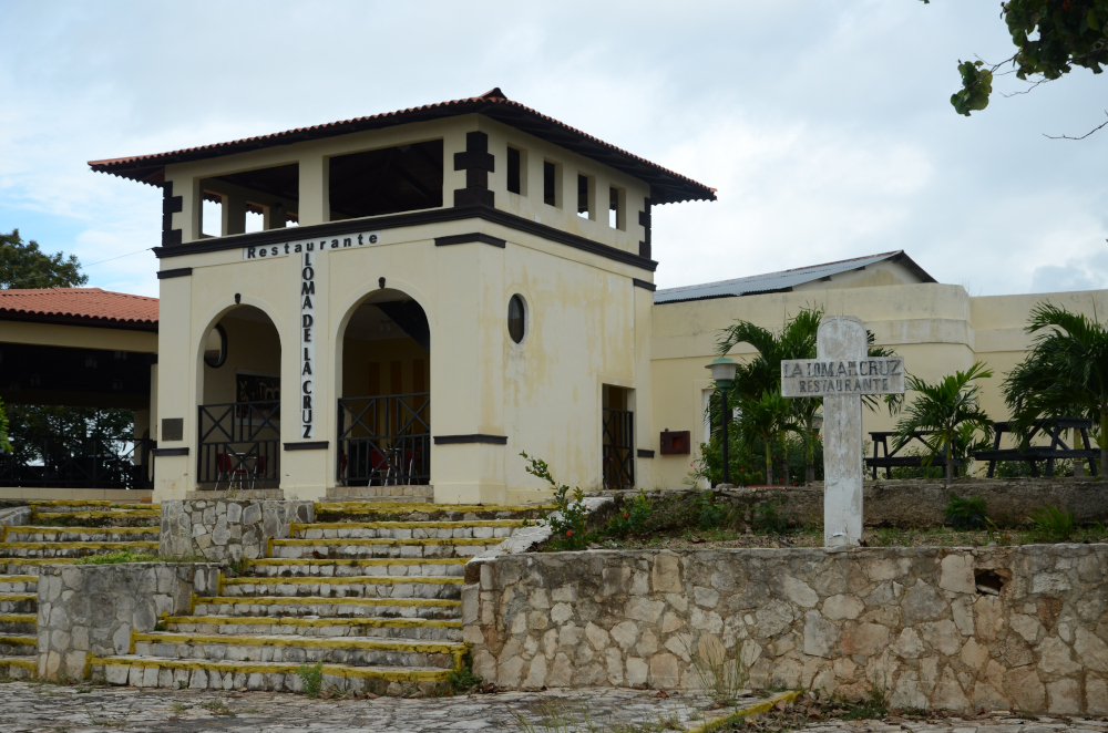 Le restaurant Loma de la Cruz en haut du belvédère